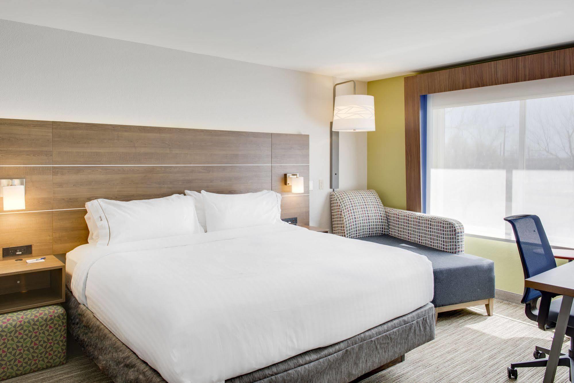Holiday Inn Express Hotel & Suites Chickasha By Ihg Esterno foto